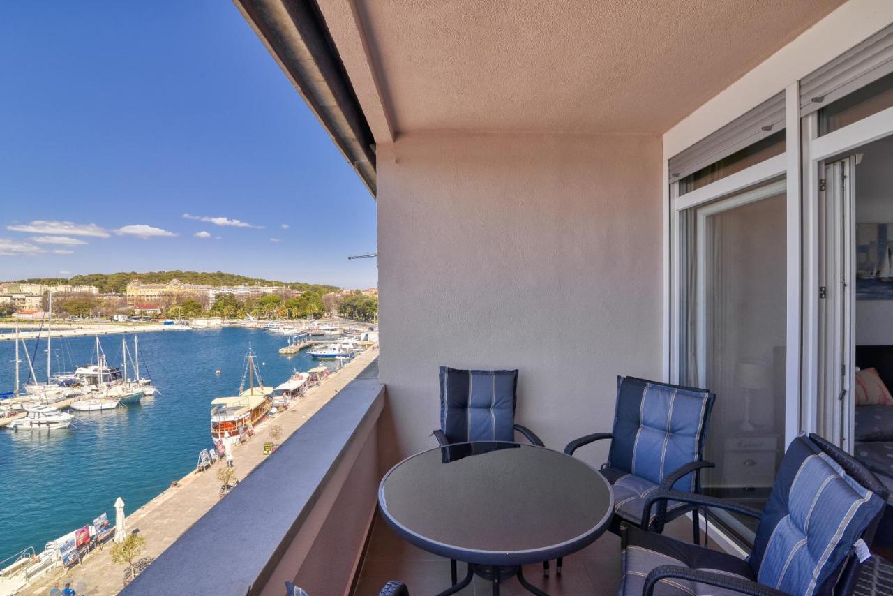 Studio Apartment Harbour Pula Exterior photo