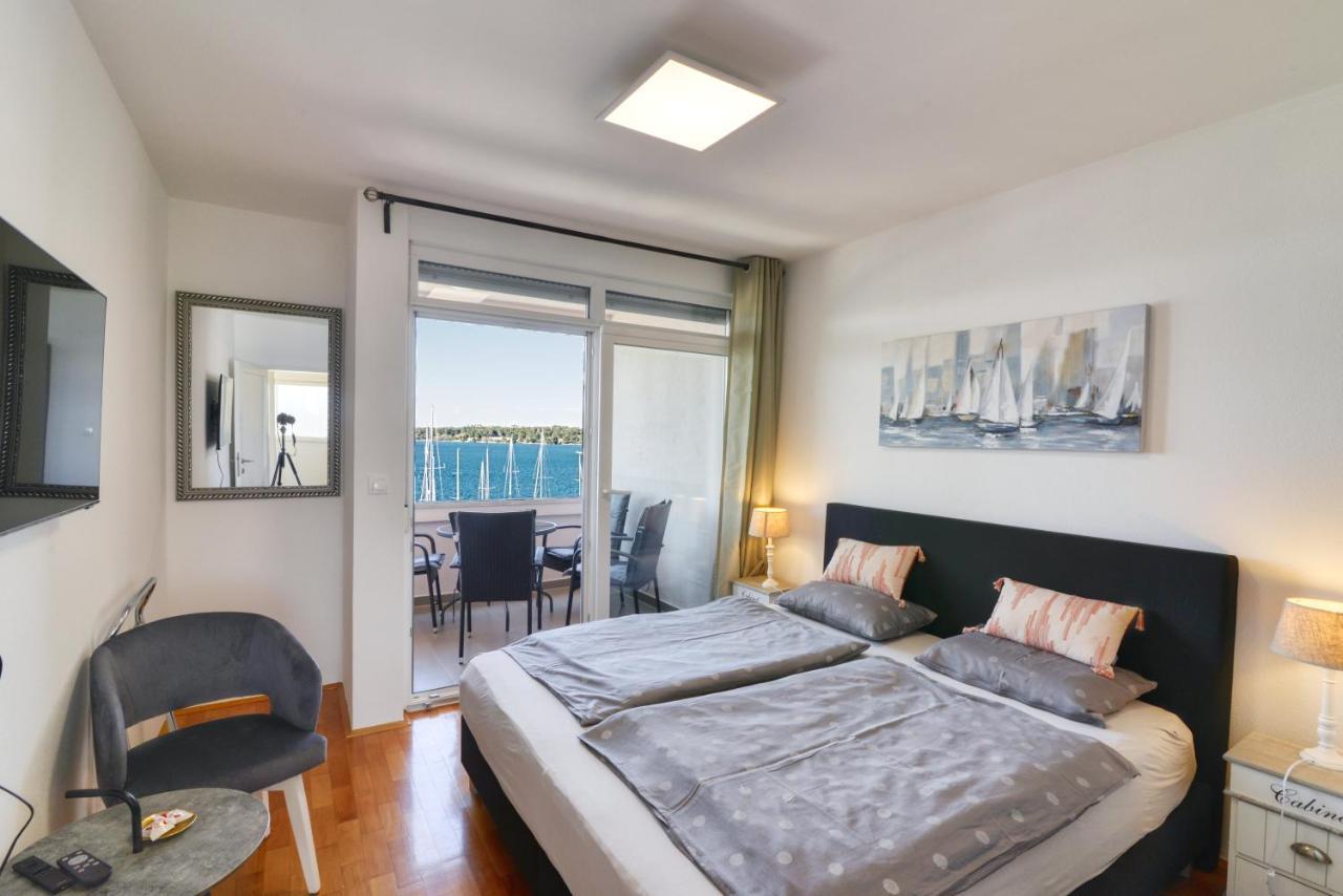 Studio Apartment Harbour Pula Exterior photo