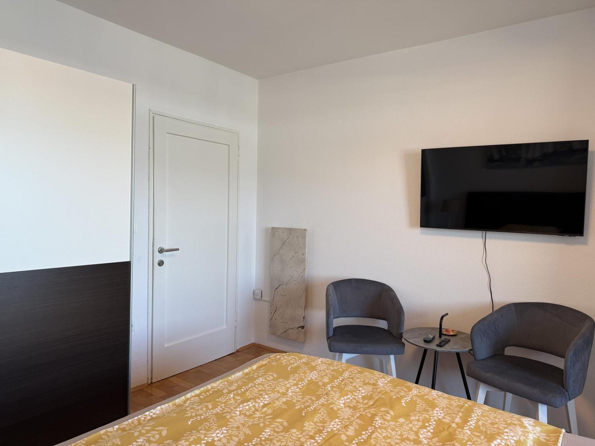 Studio Apartment Harbour Pula Exterior photo